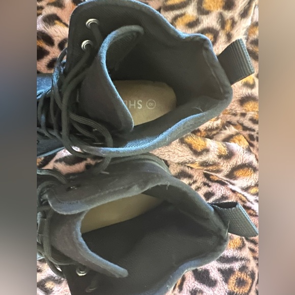 BLACK BOOTS - Picture 4 of 8